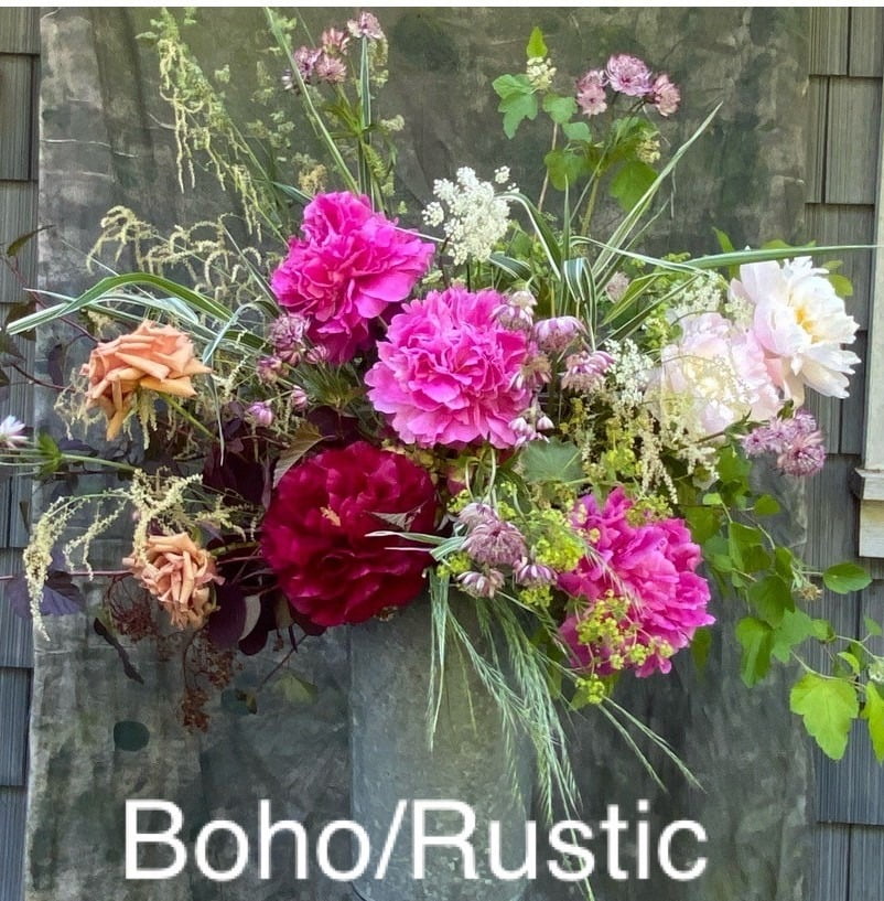 Floral arrangement in a rustic styles